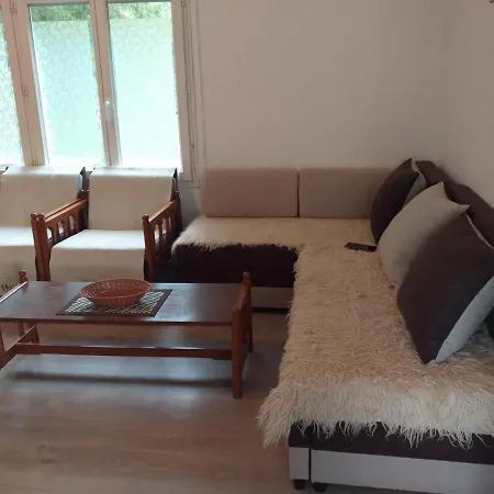 Kuca-zvornicko Jezero Mali Zvornik