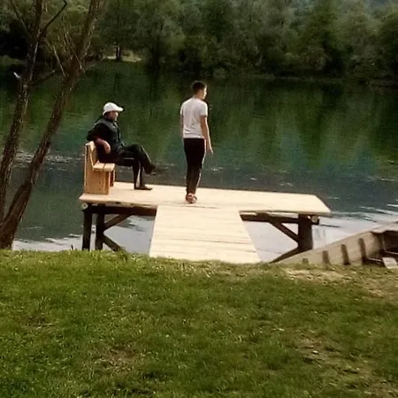 Kuca-zvornicko Jezero Mali Zvornik