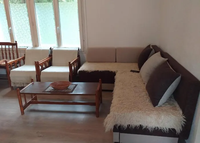 Kuca-zvornicko Jezero Mali Zvornik