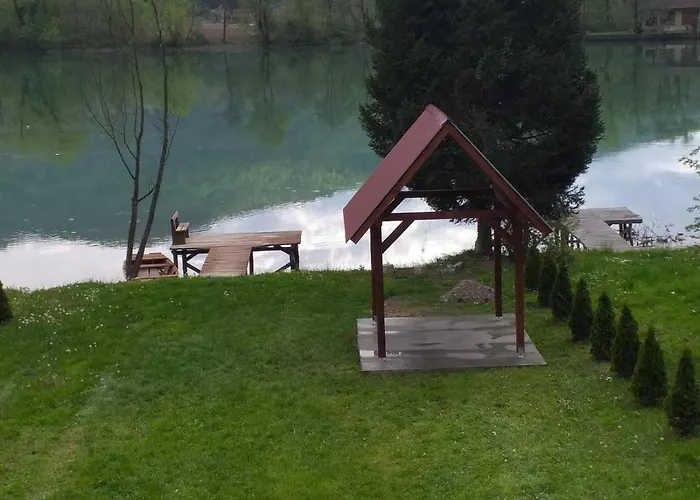 Kuca-zvornicko Jezero * Mali Zvornik